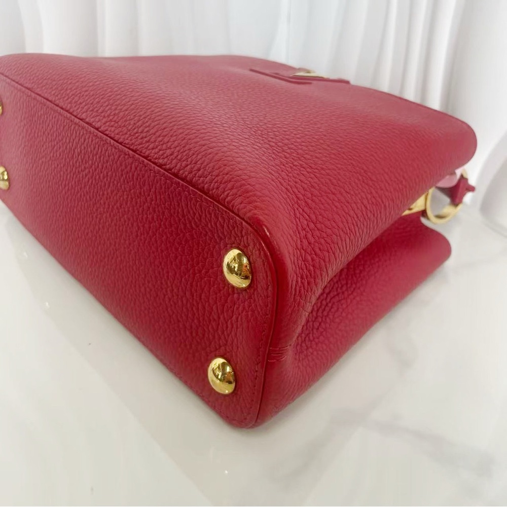 Louis Vuitton Red Grained Leather Capucines BB Bag - Picture 12 of 14